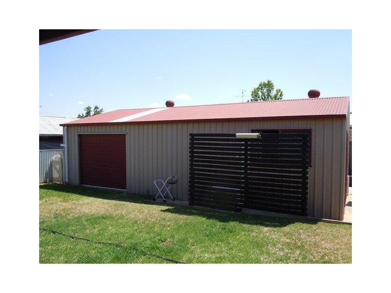 6 Arthur Street, Narrandera NSW 2700