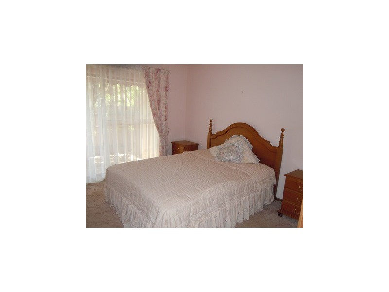 8 Riverine Street, Narrandera NSW 2700