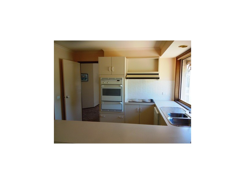 8 Riverine Street, Narrandera NSW 2700