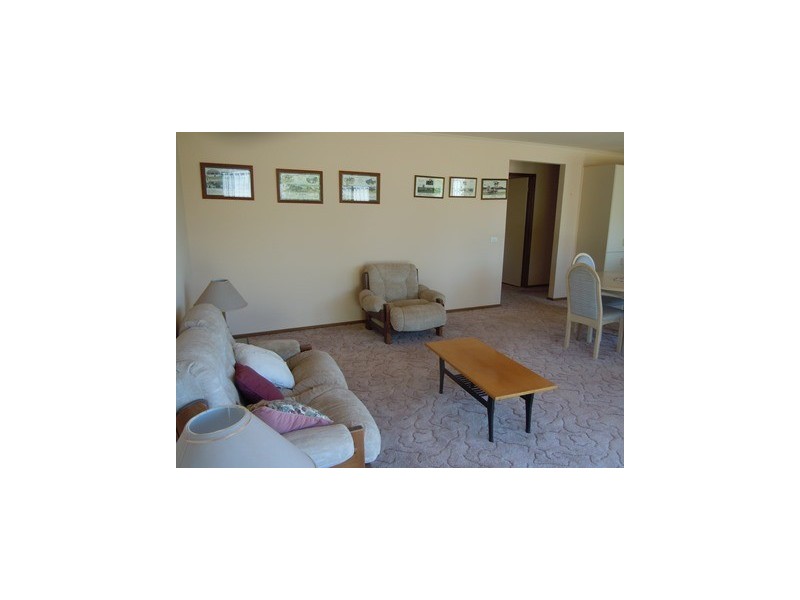 8 Riverine Street, Narrandera NSW 2700