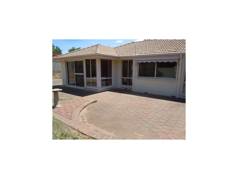 8 Riverine Street, Narrandera NSW 2700