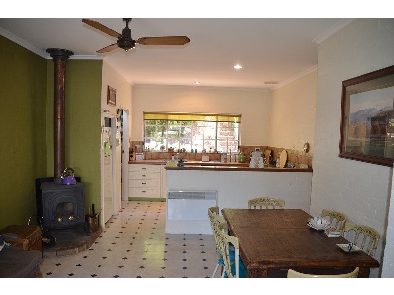 118 Centenary Avenue, Wandiligong VIC 3744