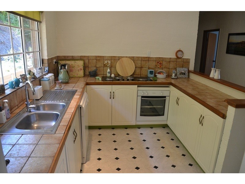 118 Centenary Avenue, Wandiligong VIC 3744