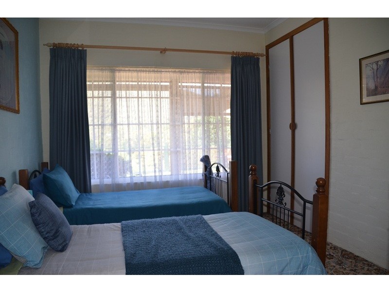 118 Centenary Avenue, Wandiligong VIC 3744