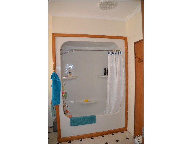 118 Centenary Avenue, Wandiligong VIC 3744