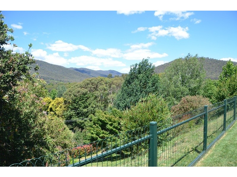 118 Centenary Avenue, Wandiligong VIC 3744