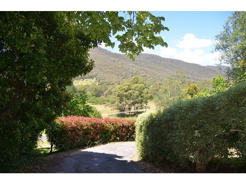 118 Centenary Avenue, Wandiligong VIC 3744