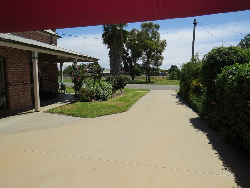 22 Wollamai Street, Finley NSW 2713