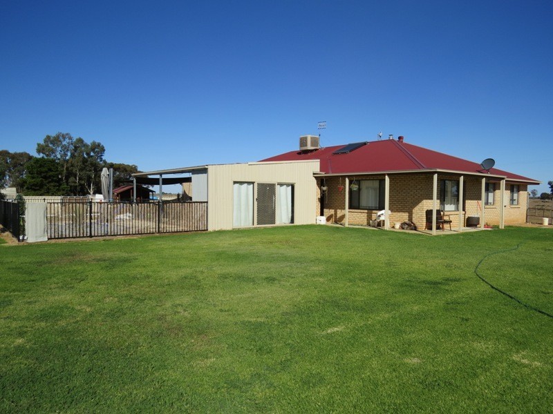 22 Todds Road, Deniliquin NSW 2710
