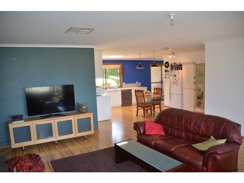 29 Kiewa Valley Highway, Tawonga South VIC 3698