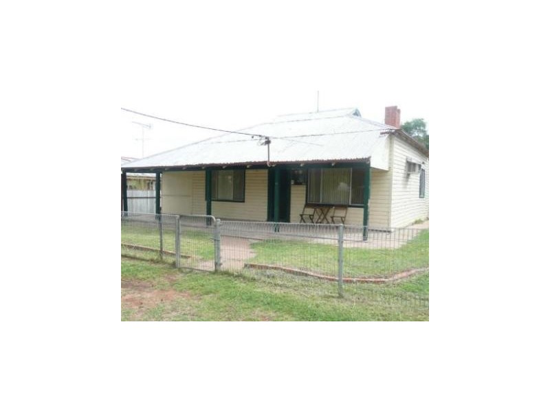 22 Charles Street, Narrandera NSW 2700
