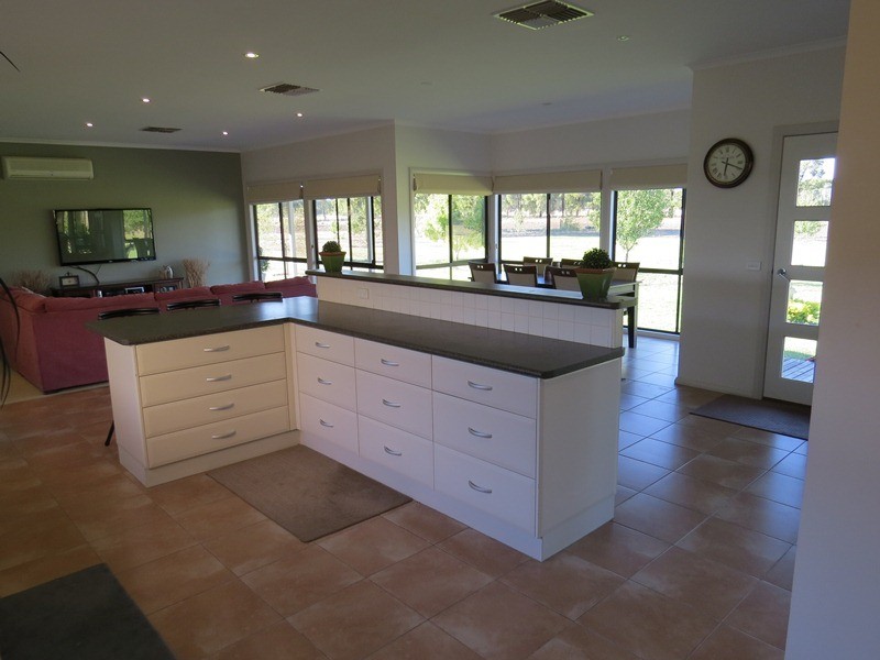 38 Flanagans Lane, Deniliquin NSW 2710