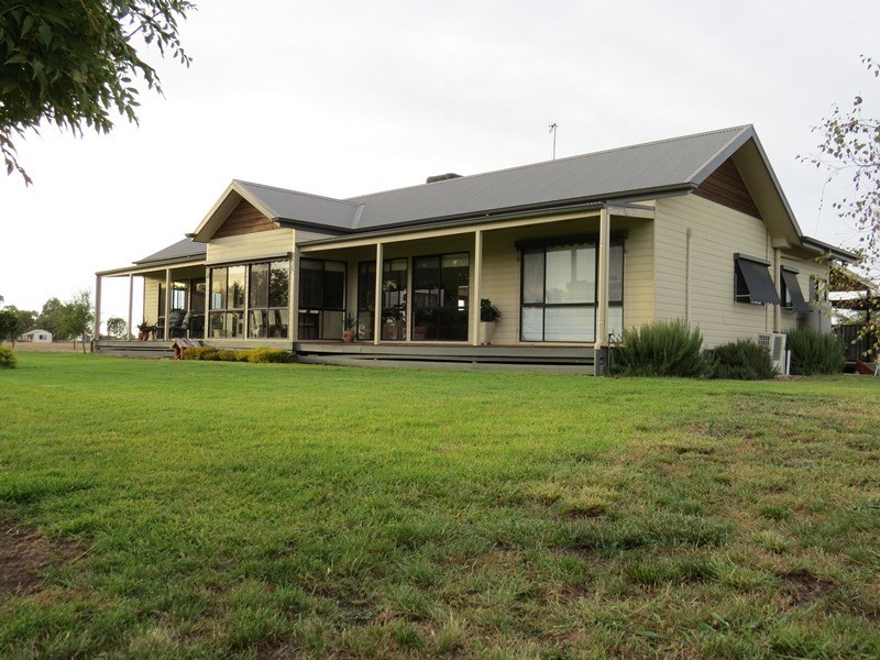 38 Flanagans Lane, Deniliquin NSW 2710