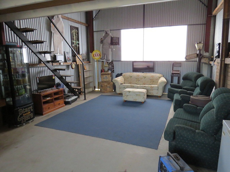 38 Flanagans Lane, Deniliquin NSW 2710