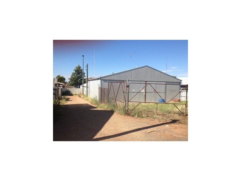 13 Douglas Street, Narrandera NSW 2700