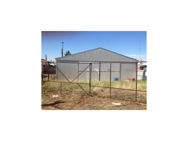 13 Douglas Street, Narrandera NSW 2700