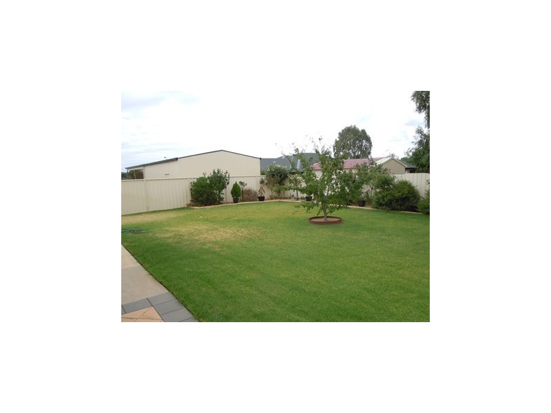 14 ANZAC CRESCENT, Narrandera NSW 2700