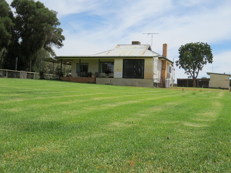 1055 ARATULA ROAD, Deniliquin NSW 2710