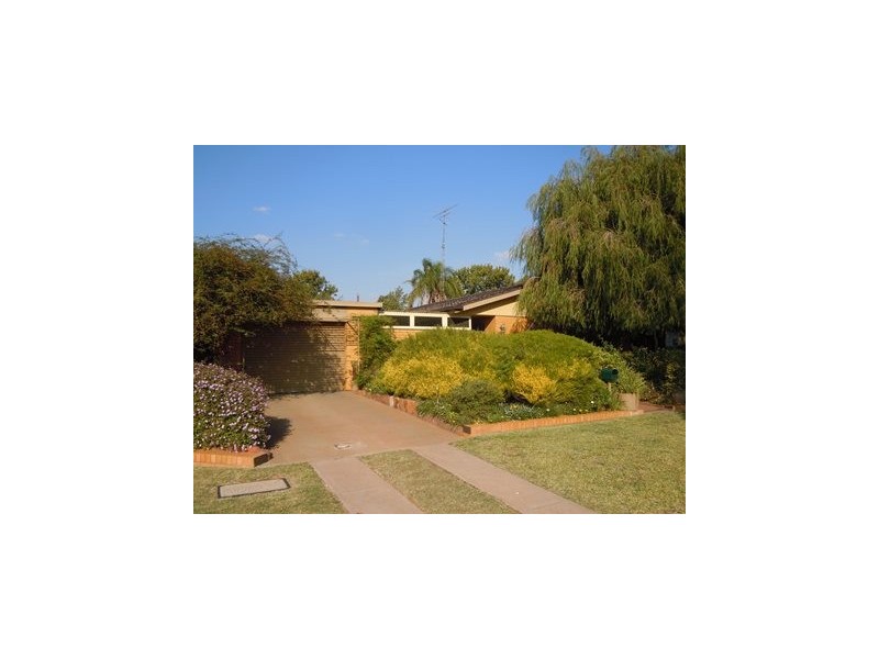 71 Elizabeth Street, Narrandera NSW 2700