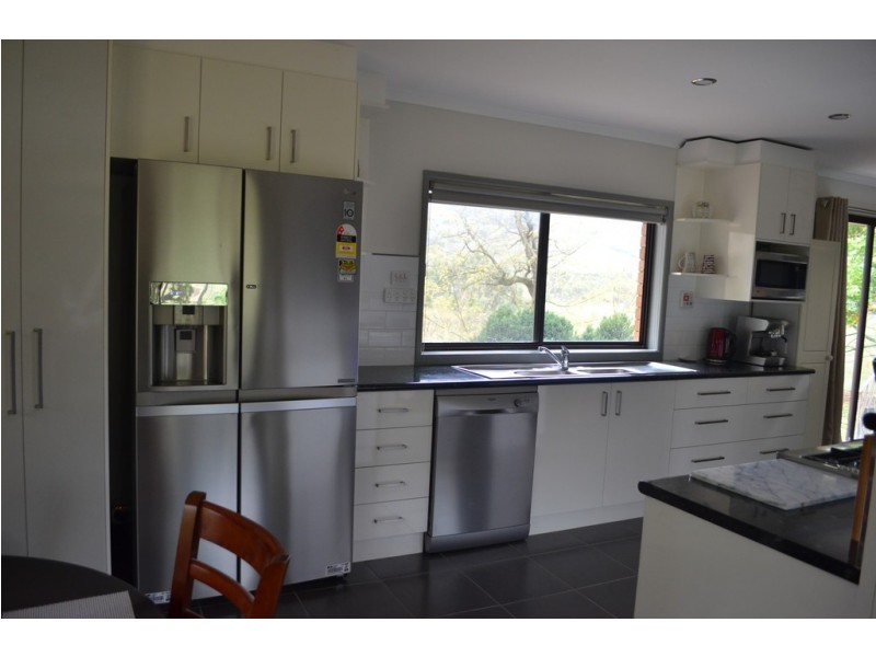 8398 Murray Valley Highway, Tallangatta East VIC 3700