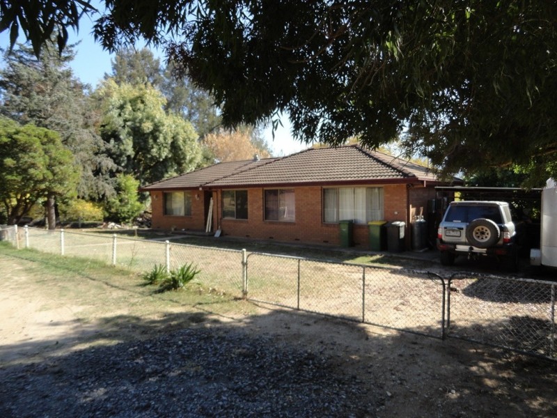 8398 Murray Valley Highway, Tallangatta East VIC 3700