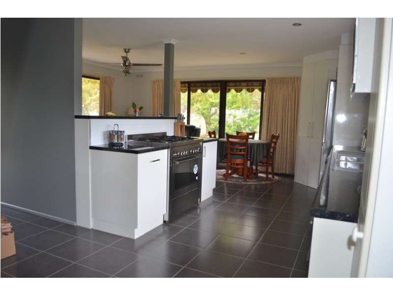 8398 Murray Valley Highway, Tallangatta East VIC 3700