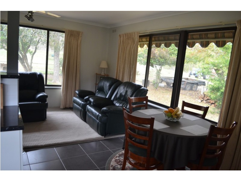 8398 Murray Valley Highway, Tallangatta East VIC 3700