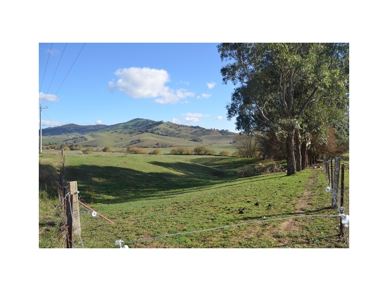 8398 Murray Valley Highway, Tallangatta East VIC 3700