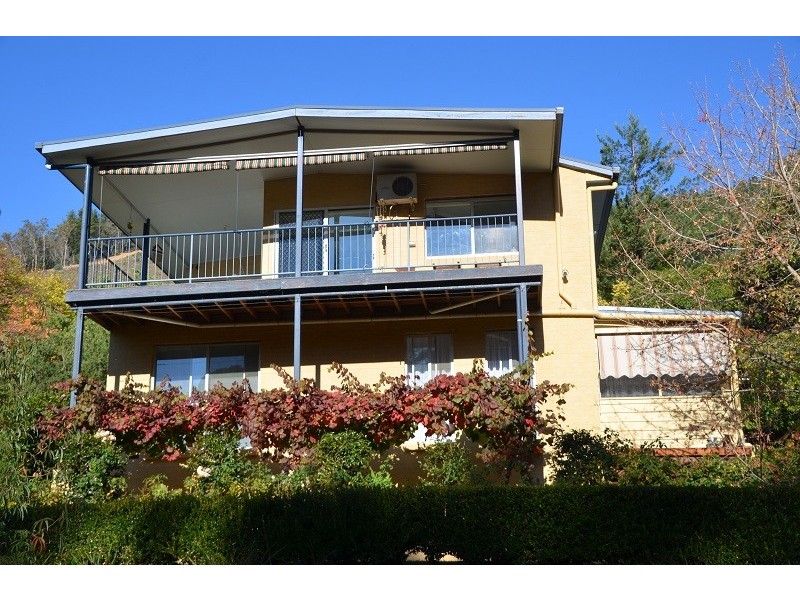 3 Walkers Lane, Bright VIC 3741