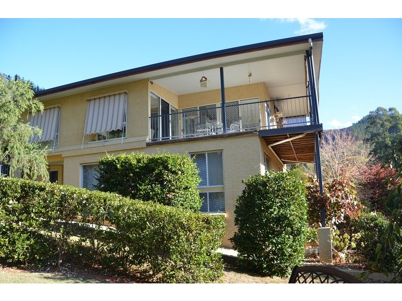 3 Walkers Lane, Bright VIC 3741