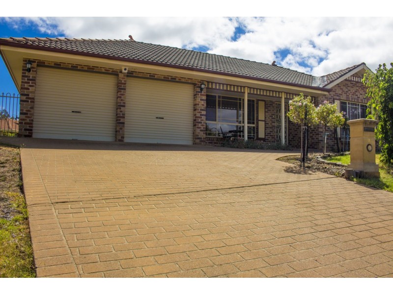 7 SAMUEL COURT, Young NSW 2594