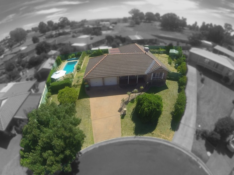 7 SAMUEL COURT, Young NSW 2594