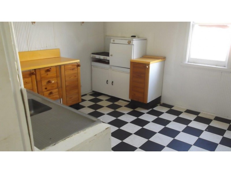 375 MACGREGOR STREET, Hay NSW 2711