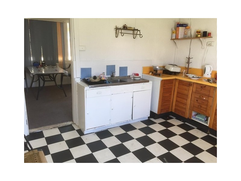 375 MACGREGOR STREET, Hay NSW 2711