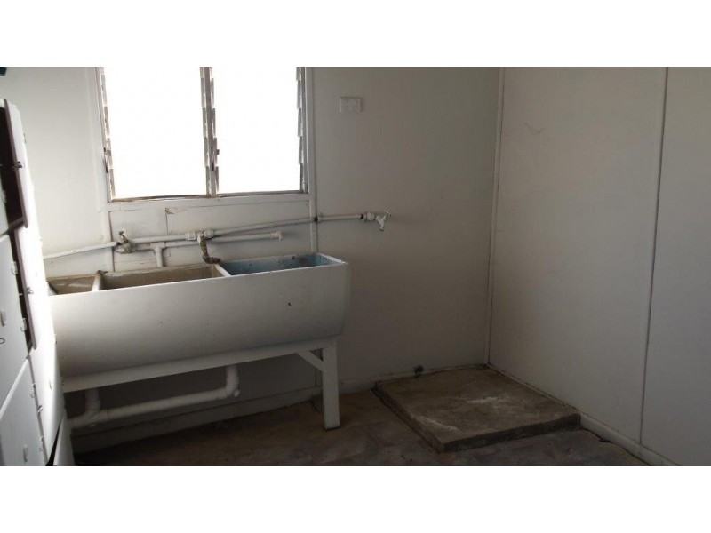 375 MACGREGOR STREET, Hay NSW 2711