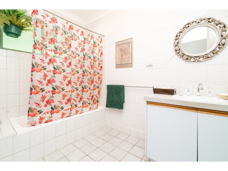 2 Granites Drive, Rosebery NT 0832