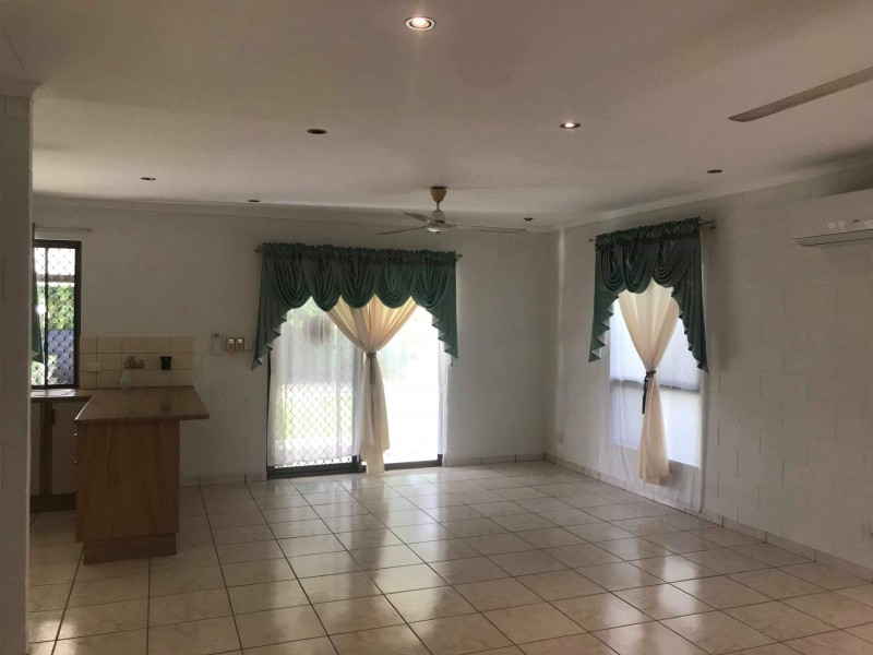 2 Rosetta Street, Gray NT 0830