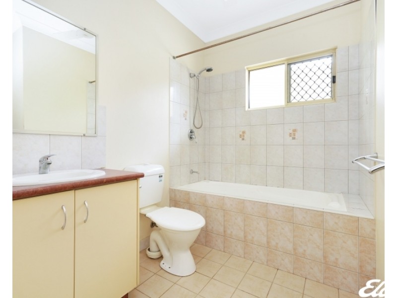 2/16 Gillon Court, Bakewell NT 0832