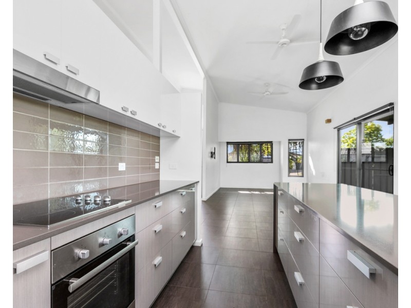 221 Forrest Parade, Bellamack NT 0832