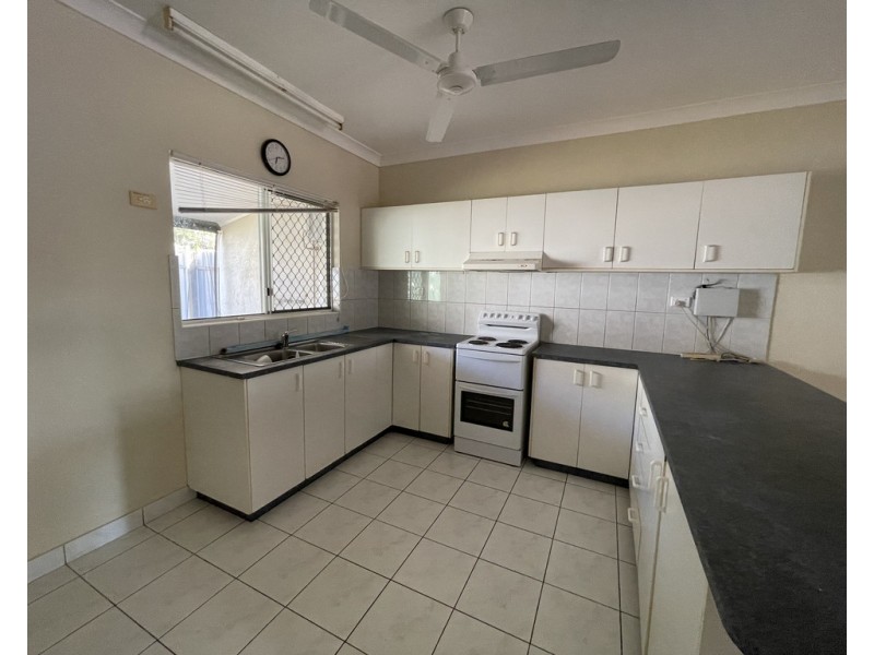 1/4 Merriak Court, Gray NT 0830