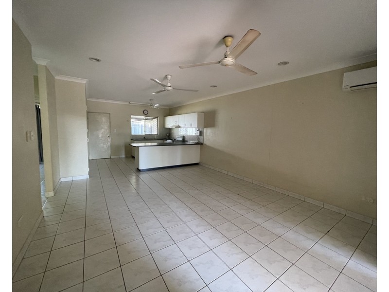 1/4 Merriak Court, Gray NT 0830