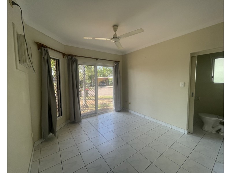 1/4 Merriak Court, Gray NT 0830