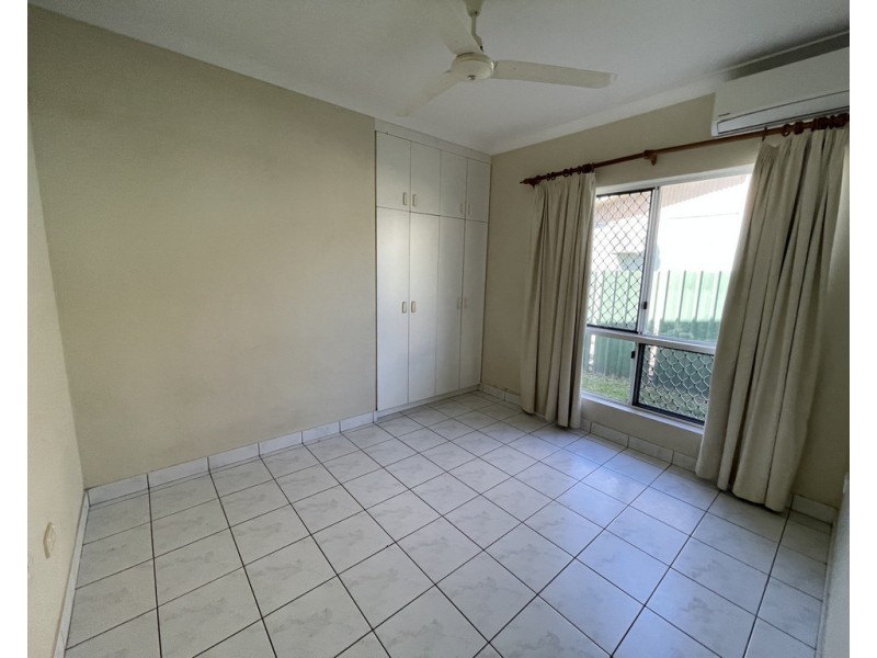 1/4 Merriak Court, Gray NT 0830