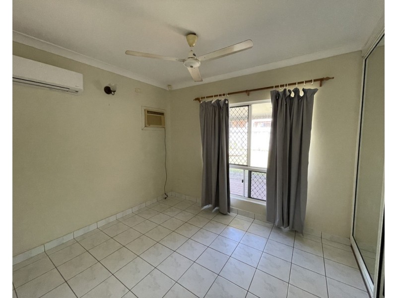 1/4 Merriak Court, Gray NT 0830