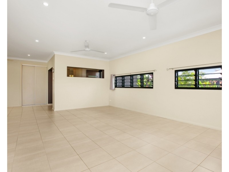4 BALIKPAPAN COURT, Johnston NT 0832