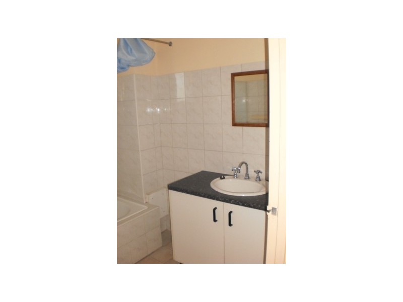 8/27 Mannikan Court, Bakewell NT 0832