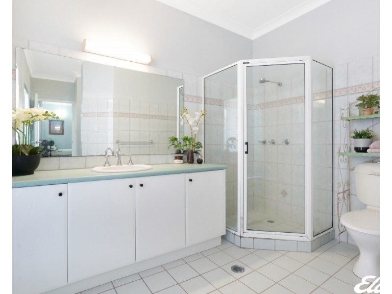 12 Edgecumbe Court, Gray NT 0830