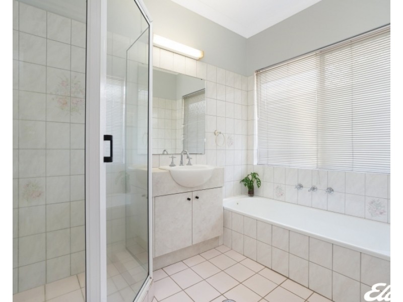 12 Edgecumbe Court, Gray NT 0830