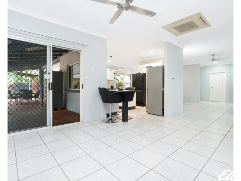 12 Edgecumbe Court, Gray NT 0830
