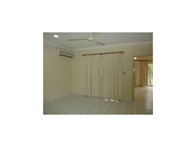 1/4 Merriak Court, Gray NT 0830